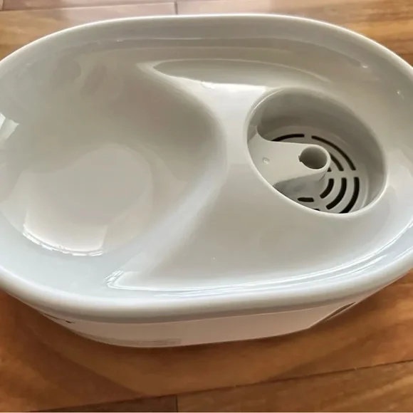 White Grey 2L/ 67oz Automatic Pet Water Fountain with Quiet Pump - Picture 6 of 11